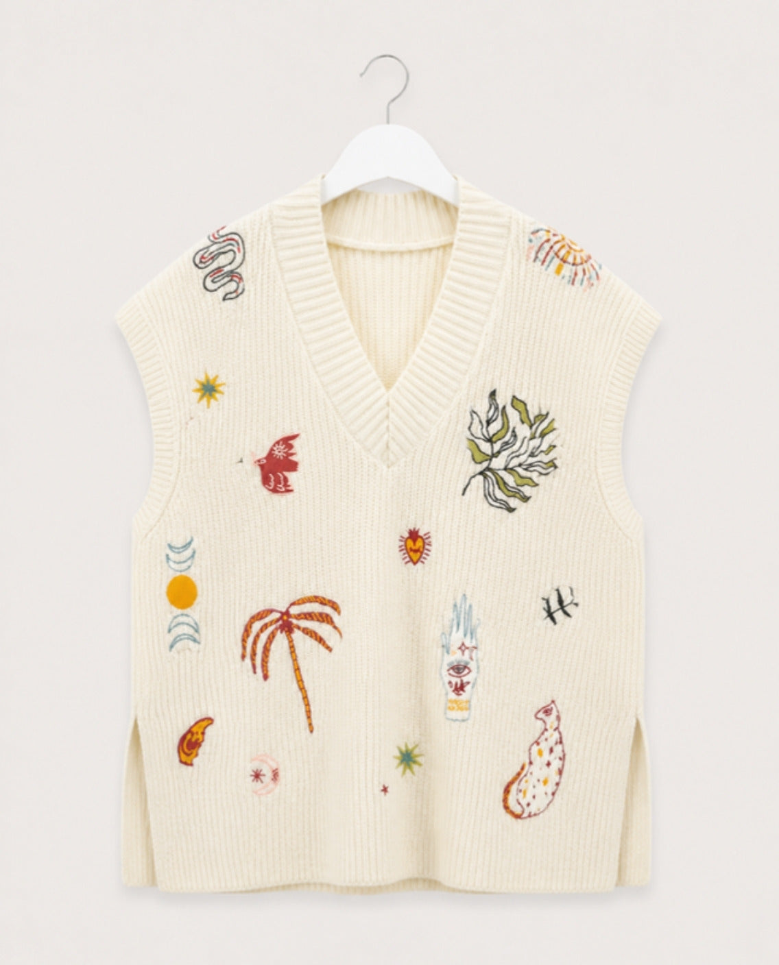 Image of Not Your Grandma's Vest by Callista, front view on an invisible mannequin | فيست نوت يور جراندماز من كاليستا، صورة أمامية