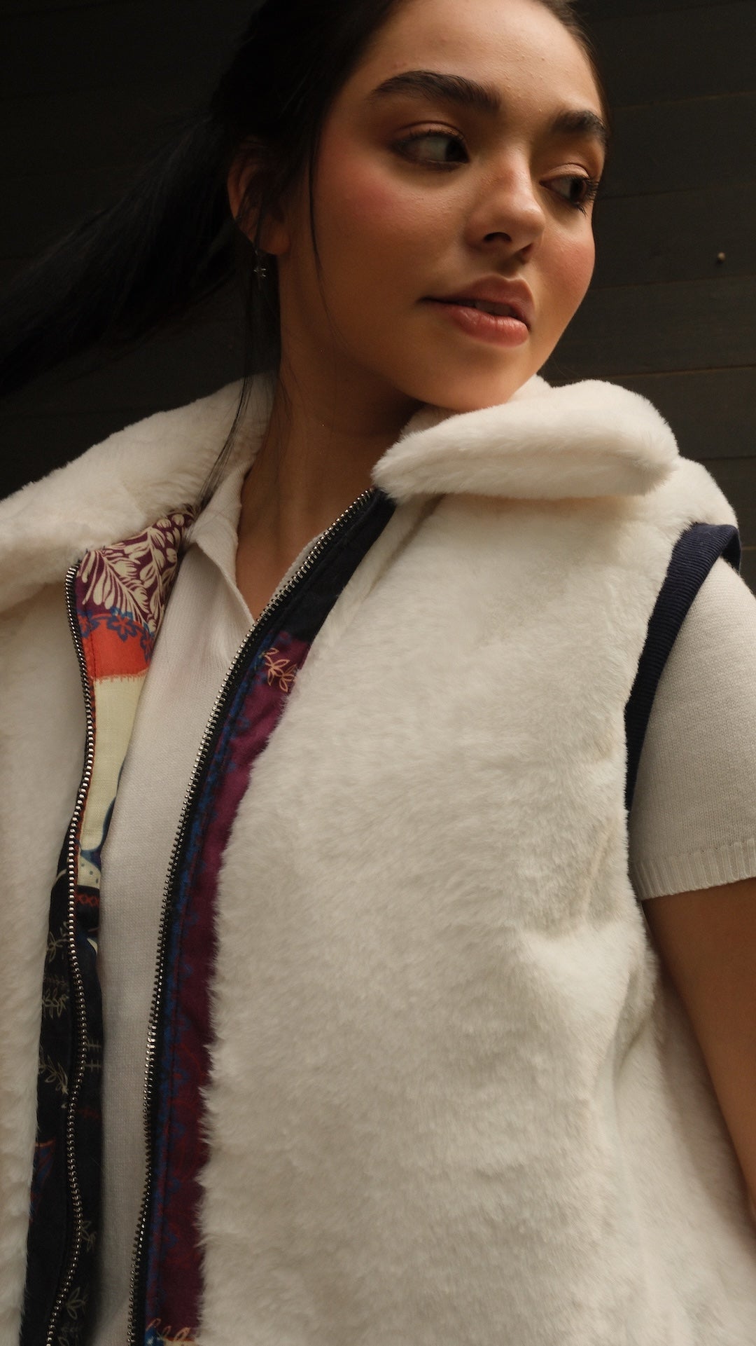 Image of Woven Tales Vest by Callista, women's reversible fur vest | فيست حريمي دبل فيس بالفرو (6)