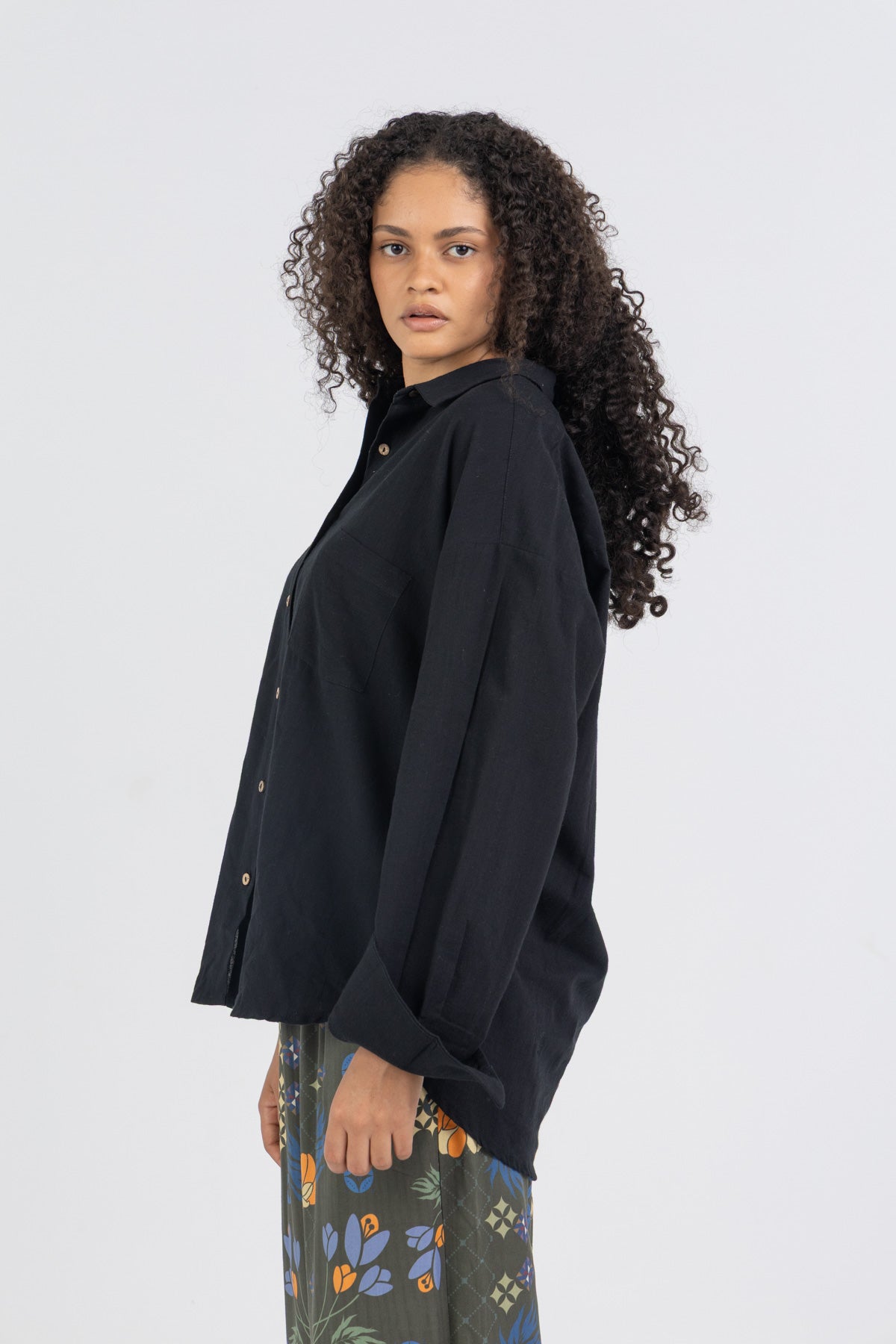 Oversized Shirt – Classic, Comfortable, and Versatile