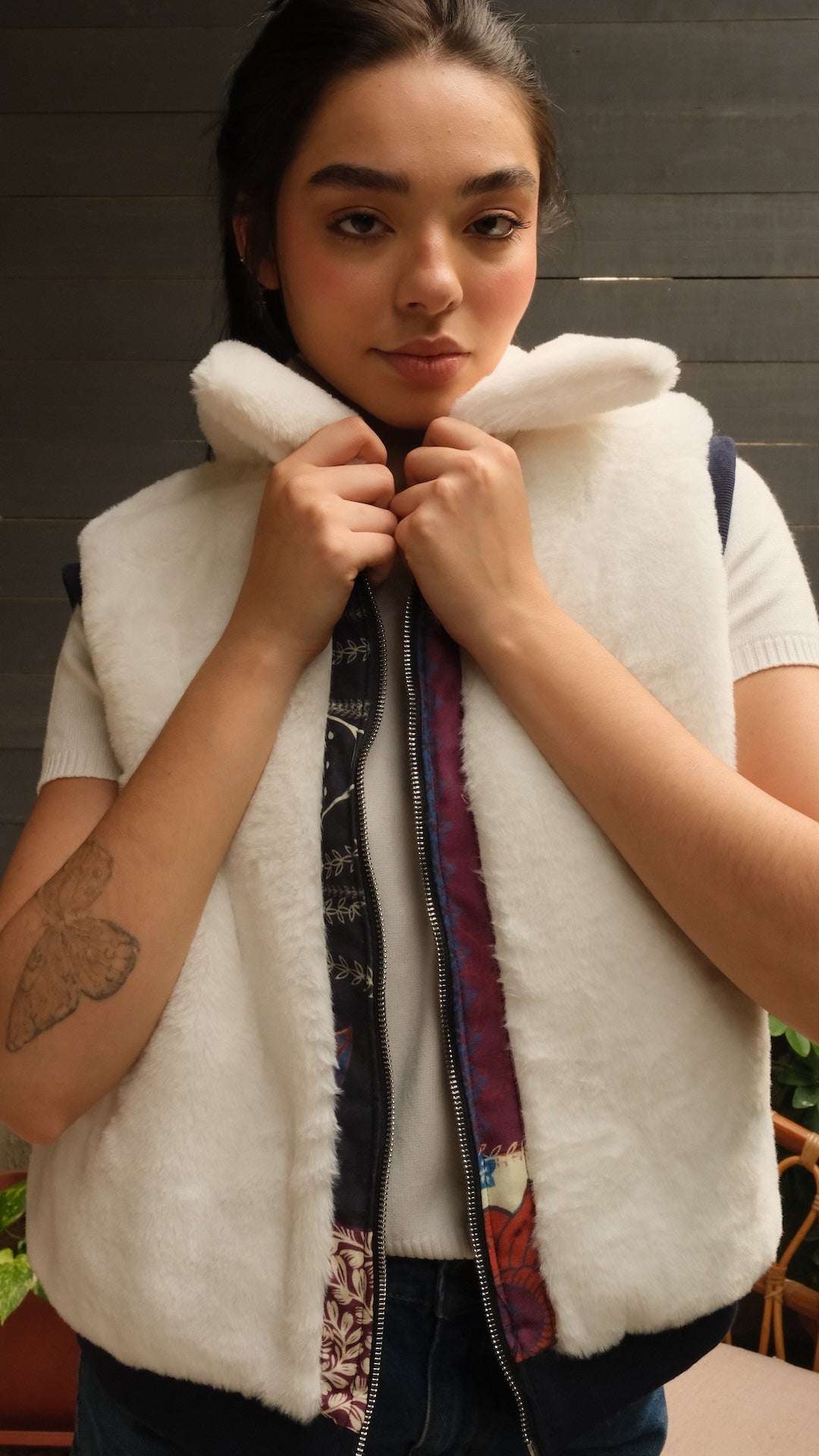 Image of Woven Tales Vest by Callista, women's reversible fur vest | فيست حريمي دبل فيس بالفرو (4)
