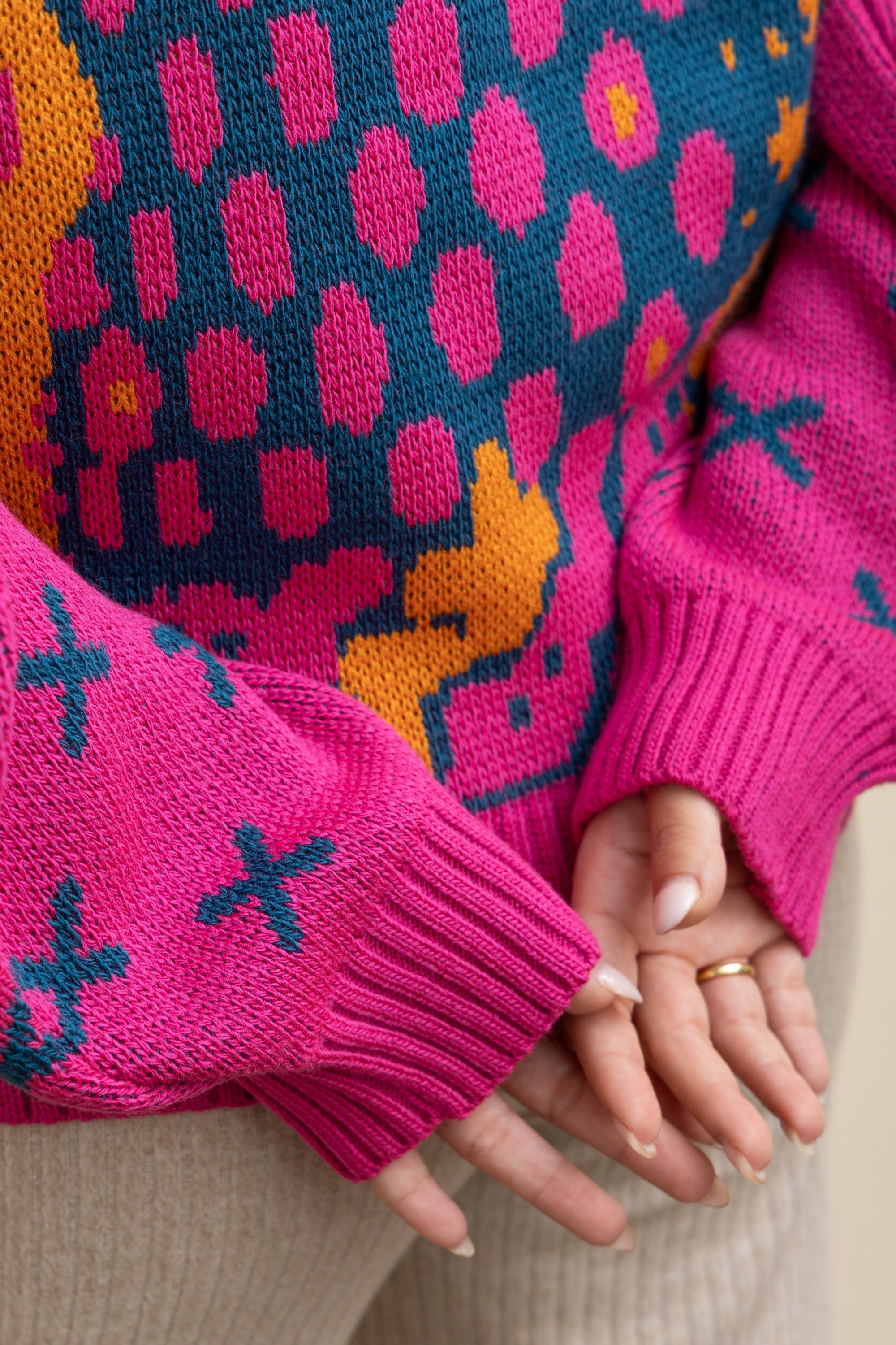 Image of Pink Knit Pullover – Classic with a Twist