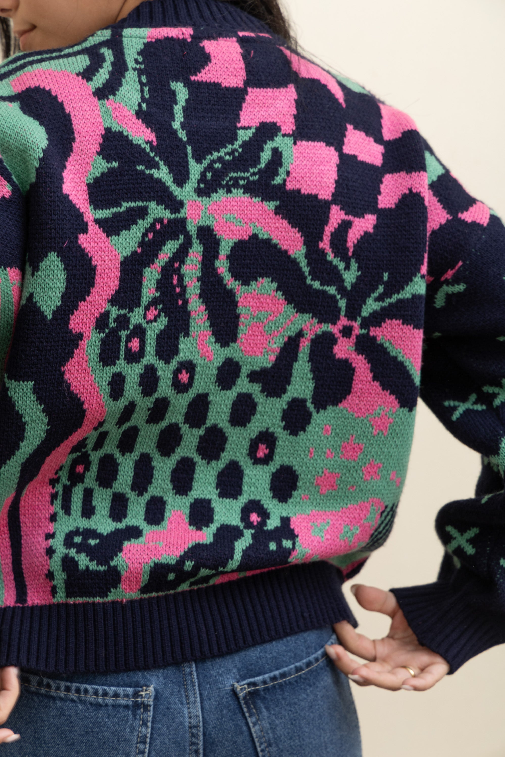 Image of Dark Blue Knit Pullover With a Twist