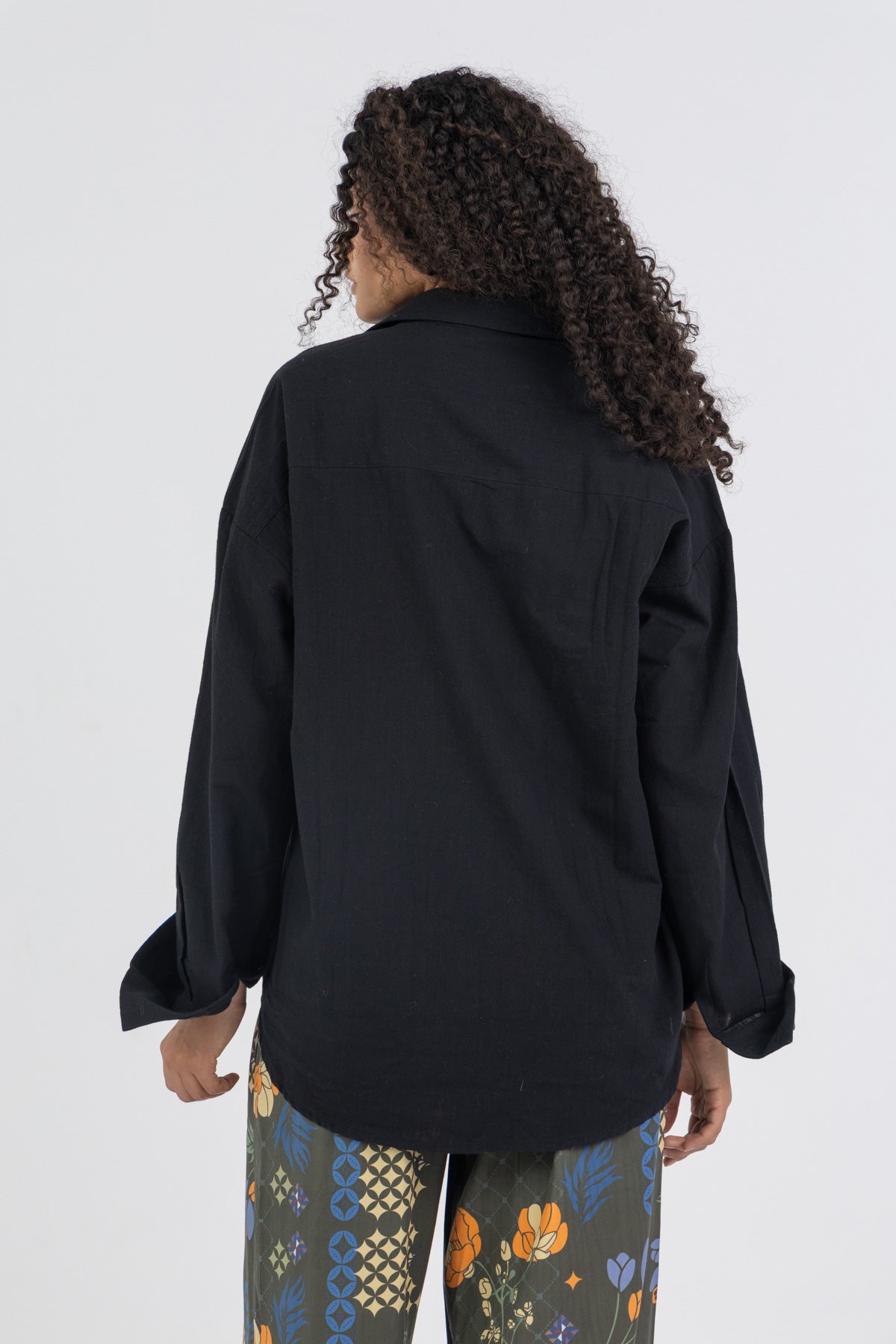 Oversized Shirt – Classic, Comfortable, and Versatile